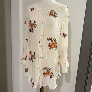 Fig and Flower cream floral blouse